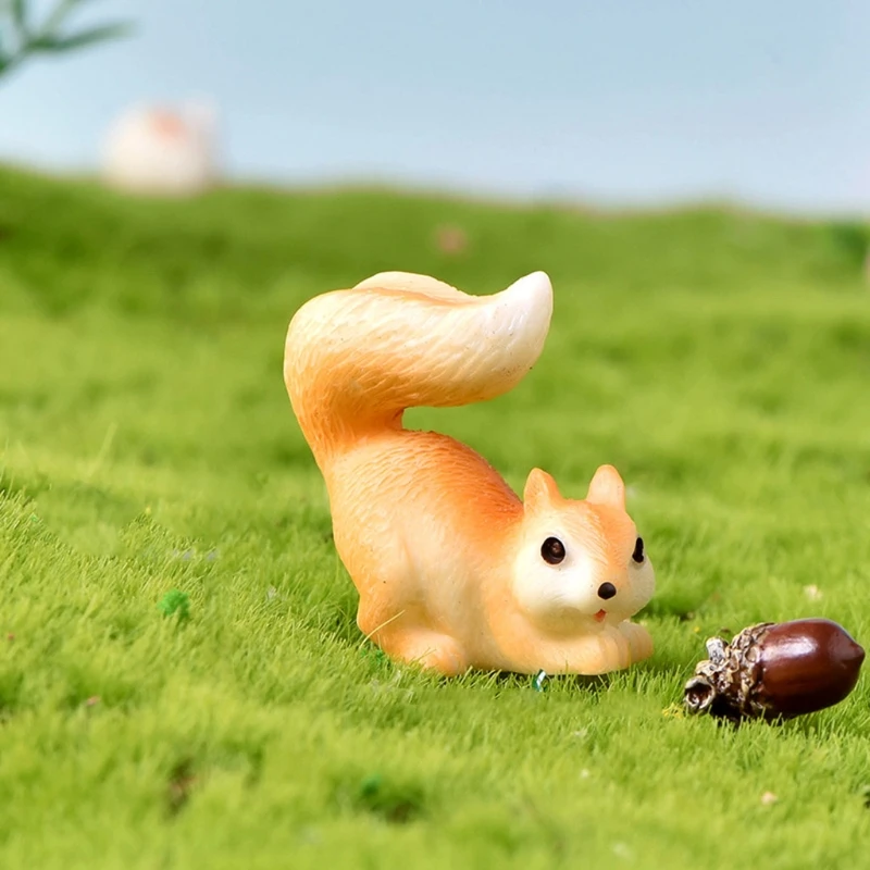

10 Pcs Cute Squirrel Nut Desktop Ornaments House Maple Leaf Micro Landscape Resin Statue for Home Decor Indoor Creative Art