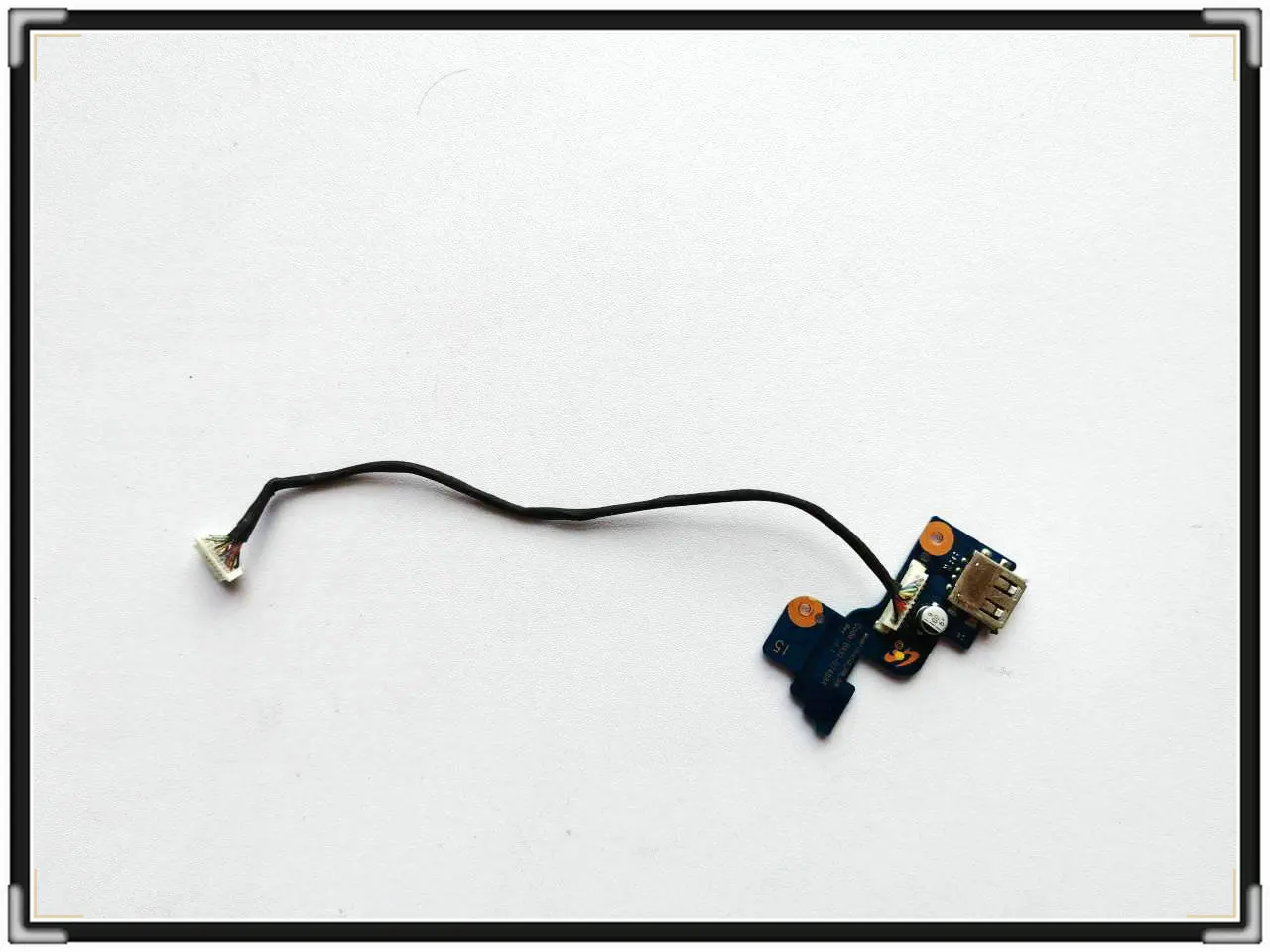 

Для Samsung RV408 RV409 RV411 RV415 RV509 RV511 RV515 RV520 USB питание