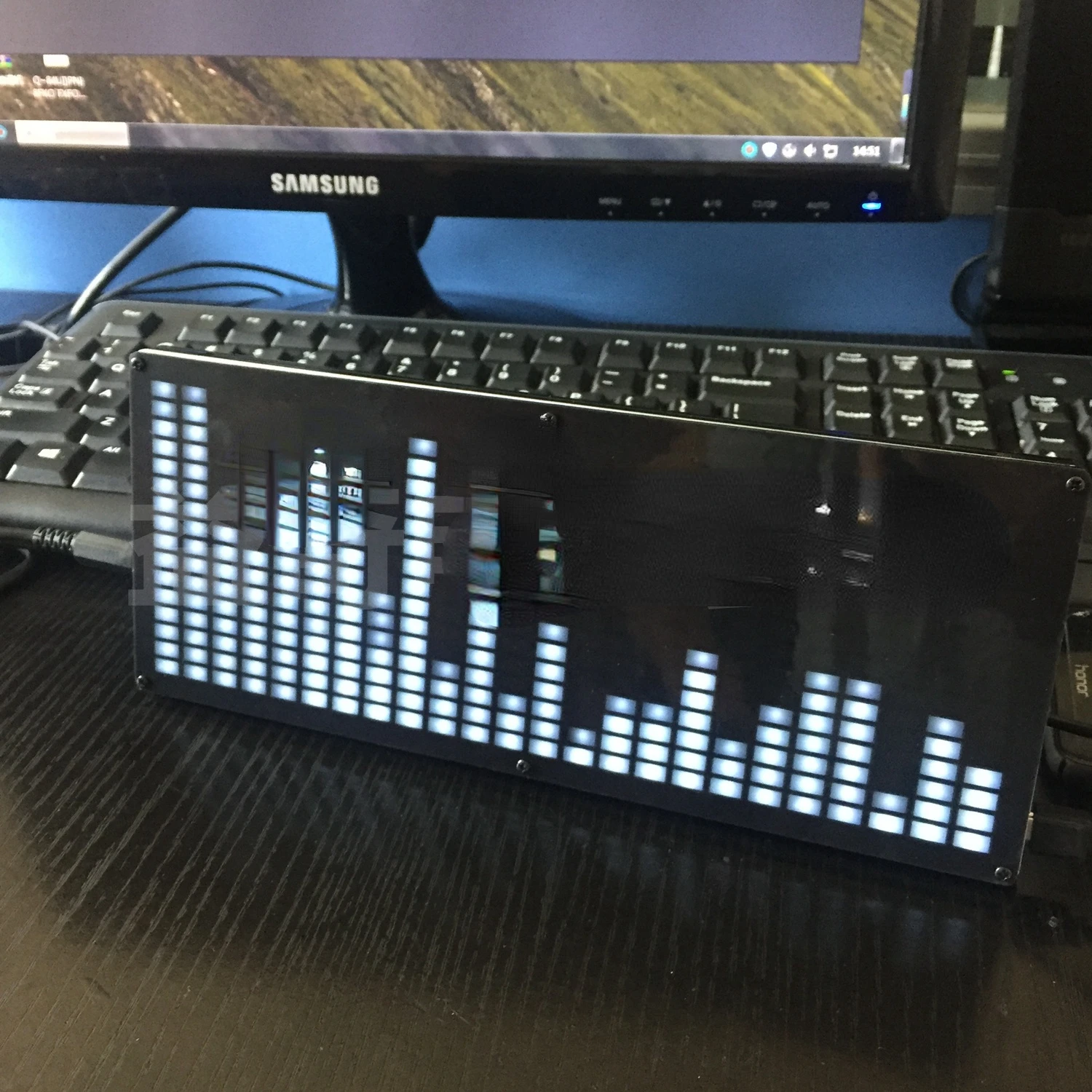 

Большой 24-сегментный светодиодный музыкальный спектр, набор для производства электроники, запасные части, дисплей уровня спектра «сделай с...