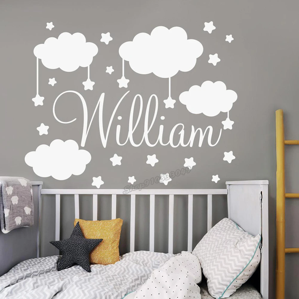 

Для мальчиков и девочек Имя стены наклейка в детскую комнату декор облако и звезды настенные Стикеры Детские пользовательское имя Настенны...