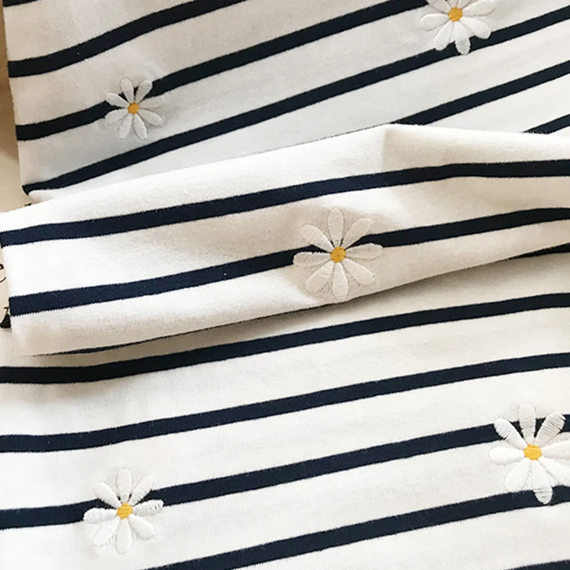 

Daisy Embroidery Striped Tees Female Summer Round Neck Short Sleeve Casual T-shirts Tops 2021 Elegant Retro Chic Tees