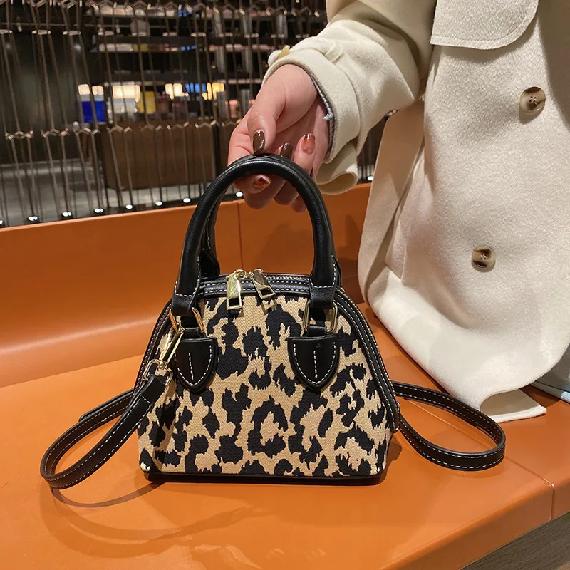 

Portable Female Fashion Sense Small Bag New 2021 Brim Joker Single Shoulder Bag Web Celebrity Contracted Inclined Shoulder Bag