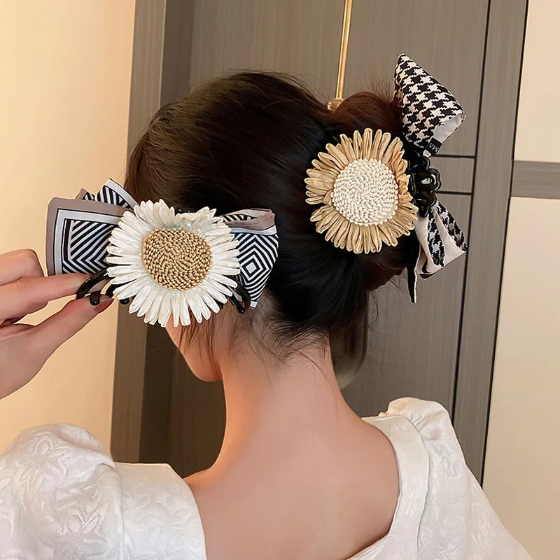 

Sunflower Striped Bow Grabbing Clip French Retro Temperament Korean Hairpin Fashion Wild Net Red Hair Accessories
