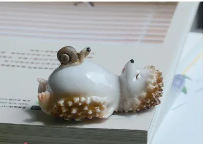 snails hedgehog Оригинальные подлинные сельские фермы животные милый забавный мультфильм Ежик рисунок модели растения микро-пейзаж настольные подарки - Цвет: snails hedgehog