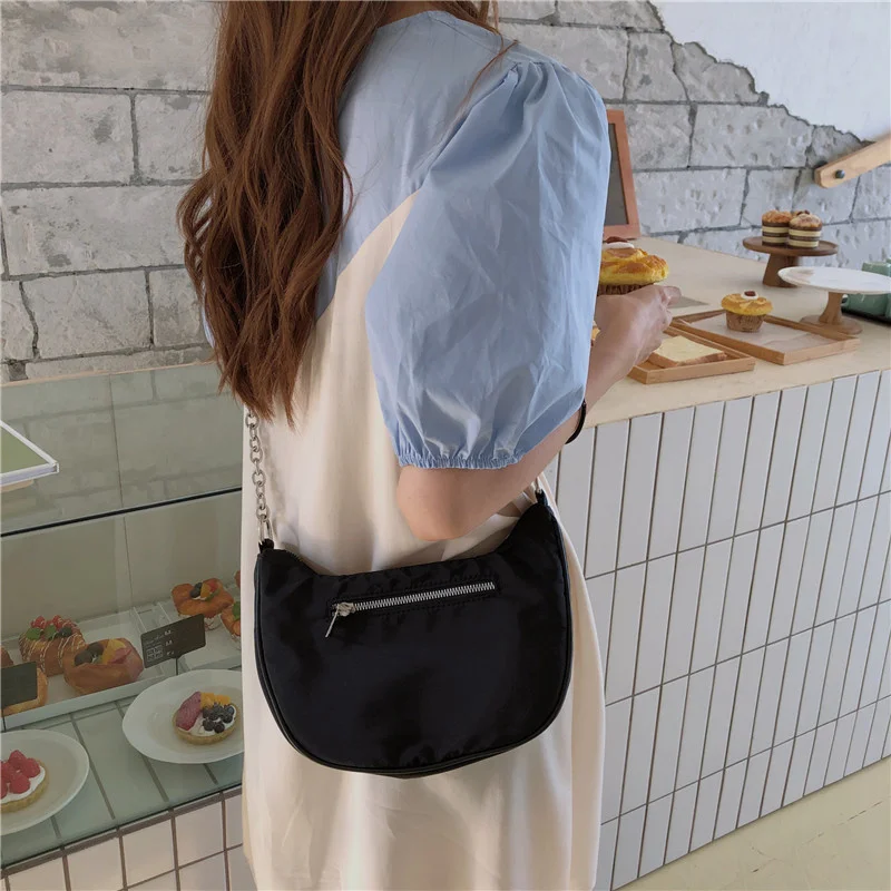 

Large Capacity Chains Hobo Bag Women Simple Handbag Nylon Crossbody Bag Vintage Shoulder Armpit Bag Baguette Bag bolso