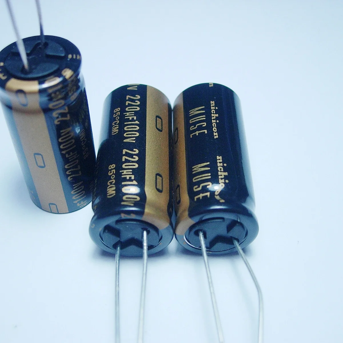 NICHICON MUSE KZ 220 мкФ 100 в 16x35.5 мм 100V220UF nichion мкФ/100 100UF220V PCM7.5 6 шт.|Аксессуары для