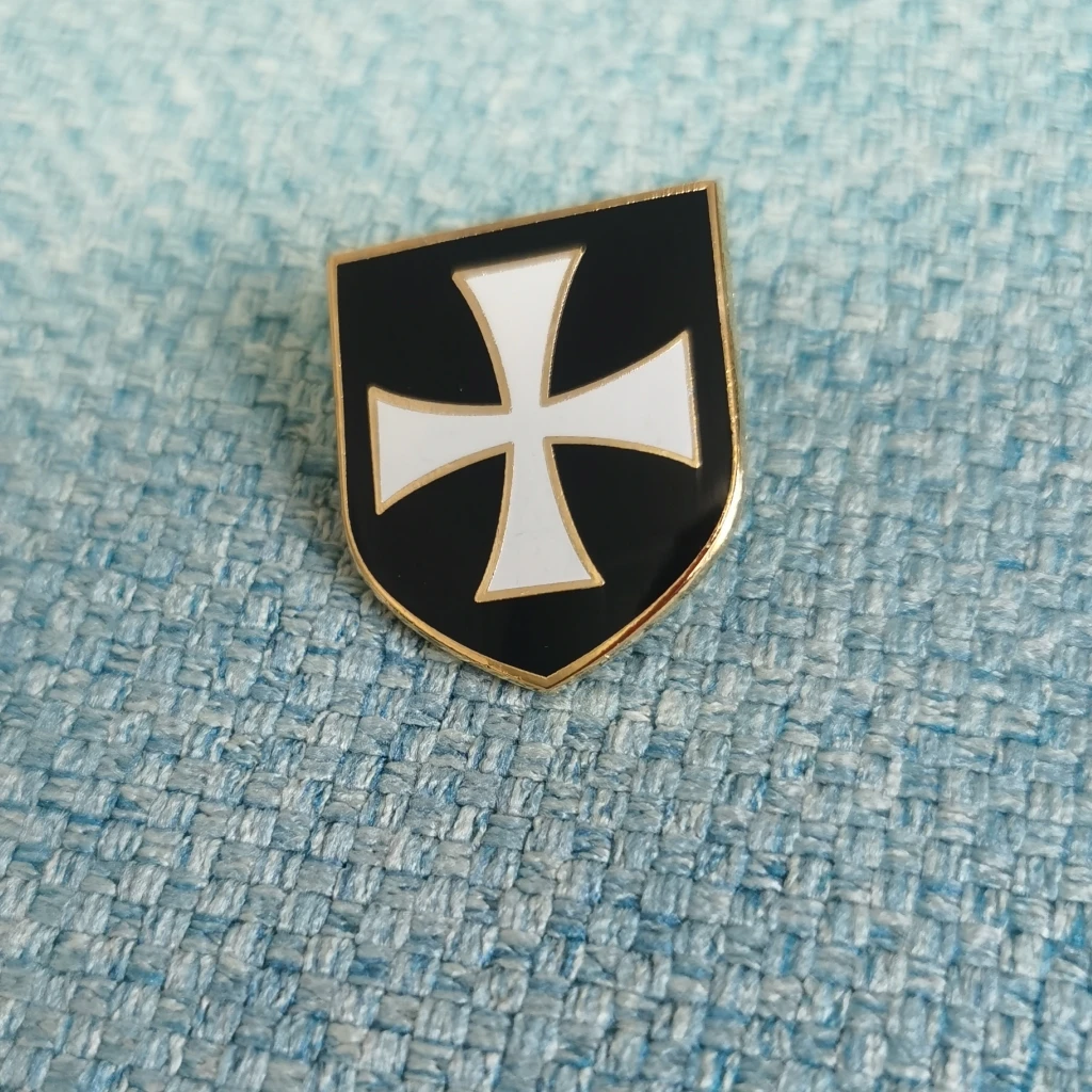 Custom Pin Badge Factory wholesale 100pcs masonic lapel badge white cross knights shield pin | Дом и сад