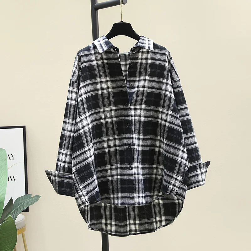 

SuperAen Retro Black and White Plaid Turn Down Collar Shirt Women's Autumn 2021 New Loose Casual Full Top