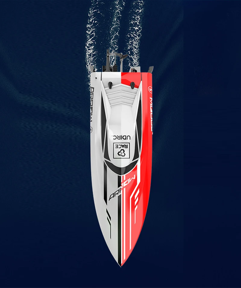 Модель скоростной радиоуправляемой лодки с бесщеточным двигателем UDI005 2 4 ГГц