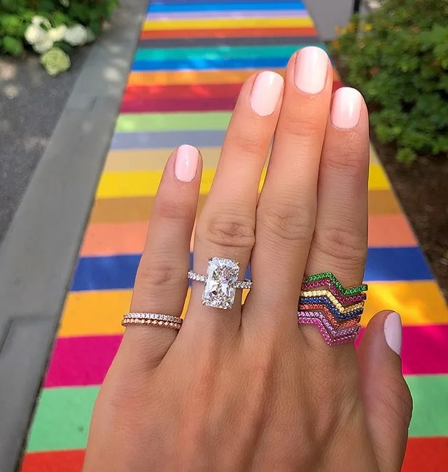 Оптовая продажа с фабрики набор колец волнистым кубическим цирконием модные