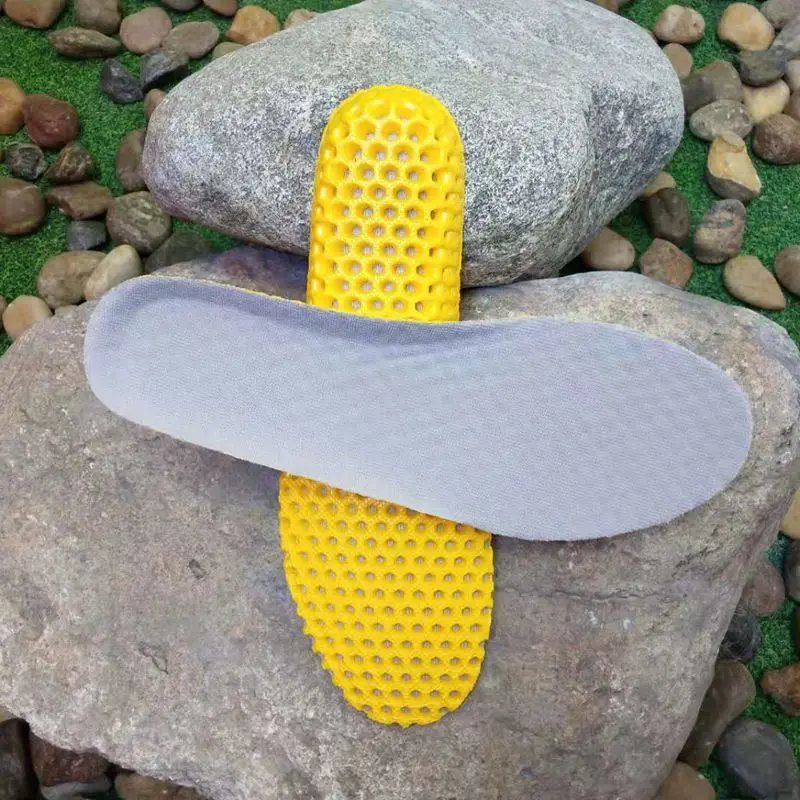 Влагу не пропускают запах устойчив к атмосферным воздействиям и дышащий соты