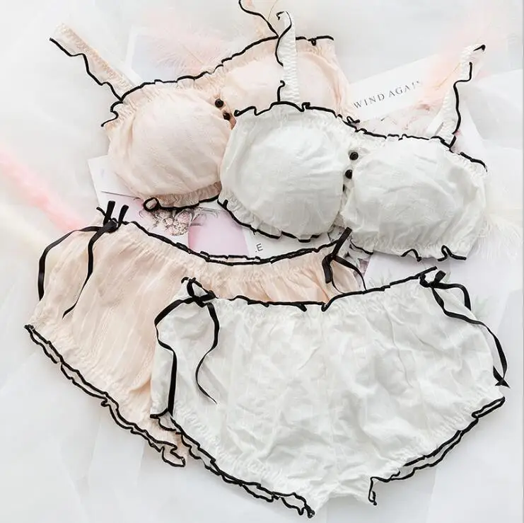 Комплект нижнего белья из бюстгальтера и трусиков 100% хлопок