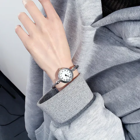Часы женские кварцевые, с браслетом, в ретро-стиле