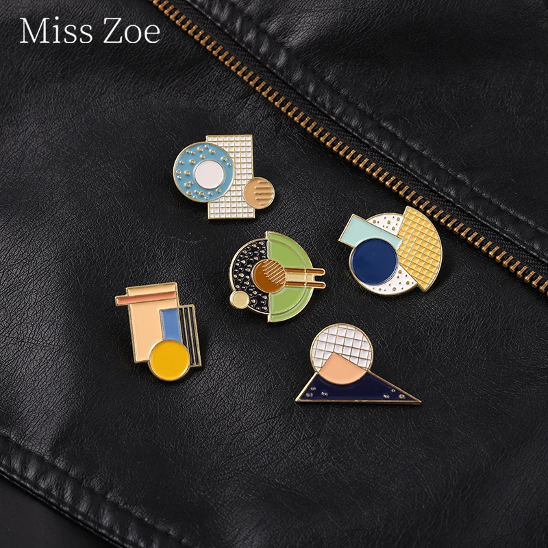

Geometric Blocks Enamel Pins Variable Measuring Meter Stick Brooches Metal Badges Collar Decoration Men Womens Jewelry Wholesale