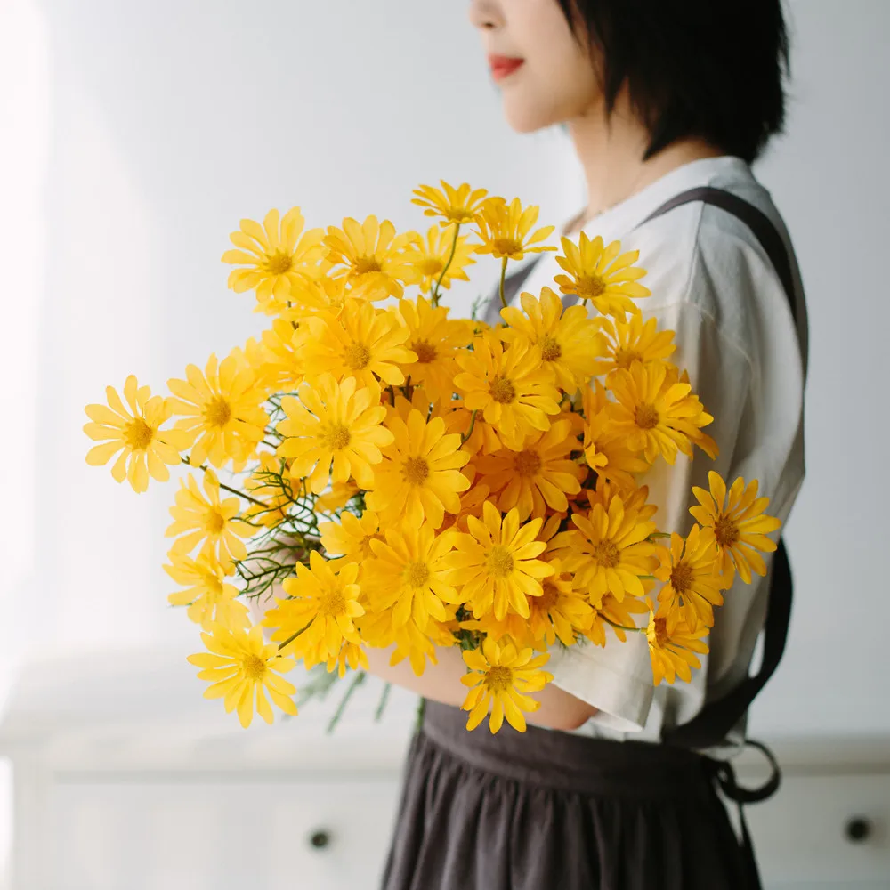 

Small Daisy Simulation Bouquet Chamomile Living Room Decoration Small Fresh Chrysanthemum Decoration Home Decore Fake Plants