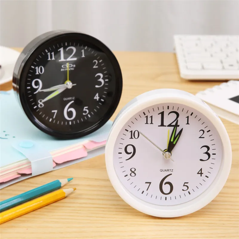 Модные простые маленькие часы будильник черно белые настольные для офиса