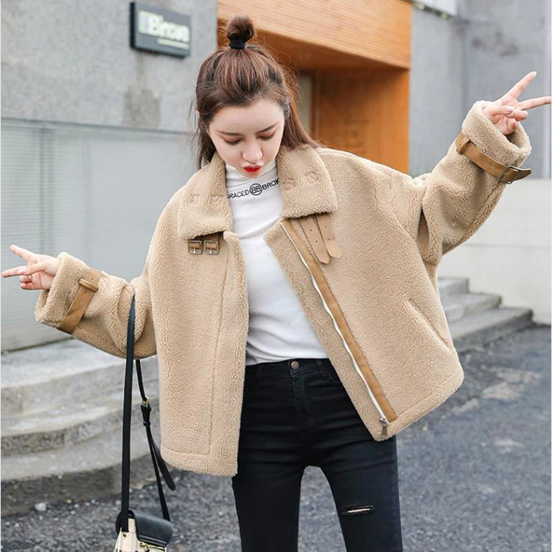 

Осенне-зимняя короткая шуба из овечьей шерсти, Женская винтажная Модная приталенная Повседневная шуба, утепленная плюшевая простая Класси...