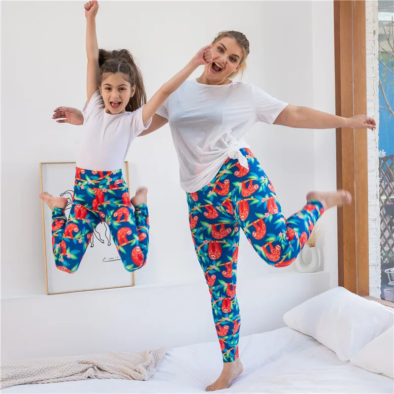 

High Quality Mommy Daughter Christmas Holidays Sloth Legging