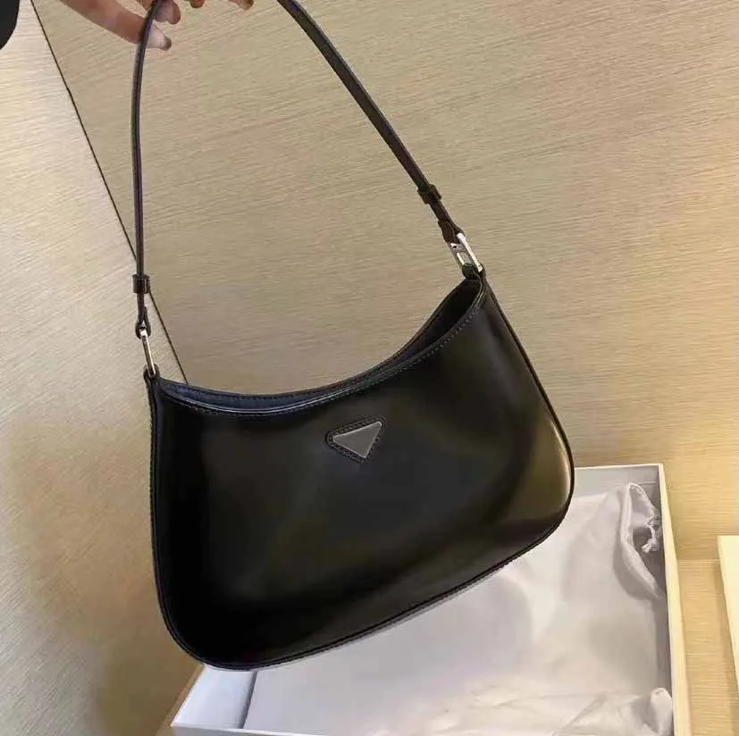 

The new lady handbags leather handbags luxury fashion goddess alar bag original logo light leather shoulder bag