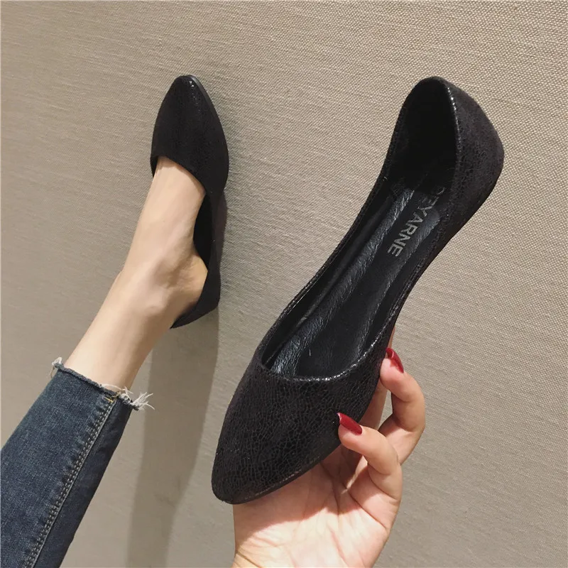 Туфли женские с заостренным носом классические удобные треснувшие ботинки