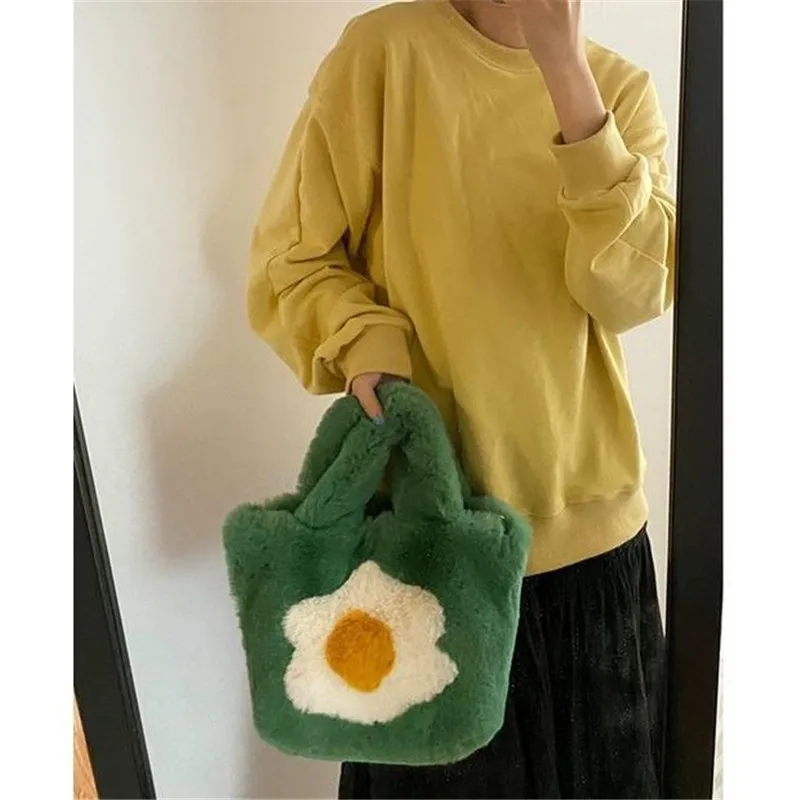 Soft Faux Fur Women Bag 2022 Fried Egg Prints Handbags Small Bag Tote Plush Shopping Bag Cartoon Winter Clutch Bags Metal Chain