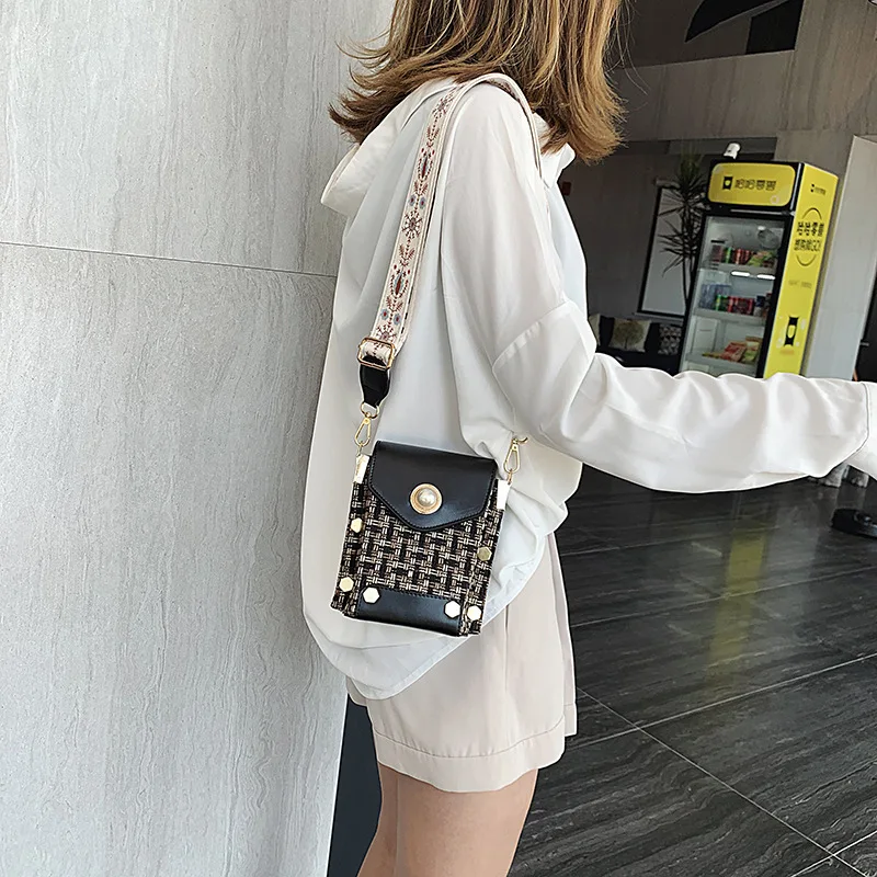 Чистая красная текстура маленькая квадратная сумка женская 2019 новая вышитая