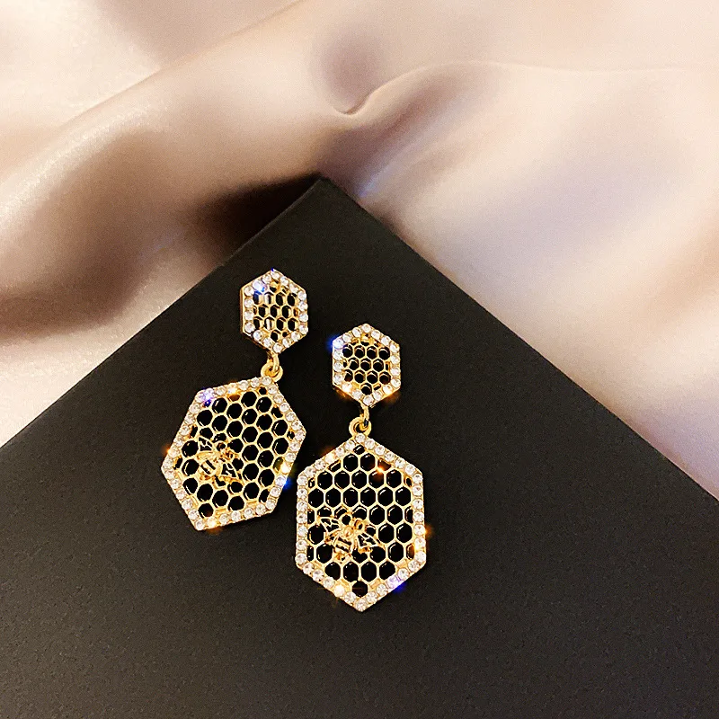 Женские Геометрические серьги гвоздики в виде пчелы насекомое|Серьги-гвоздики| |