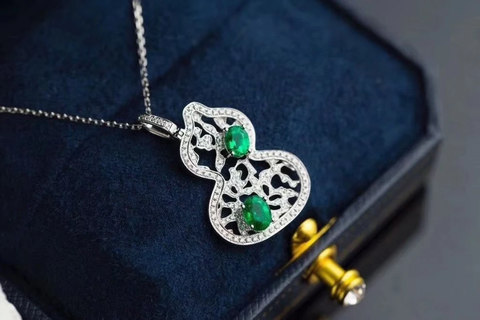 

Lucky auspicious gourd Natural green emerald stone pendant S925 silver Natural gemstone Pendant Necklace women party jewelry