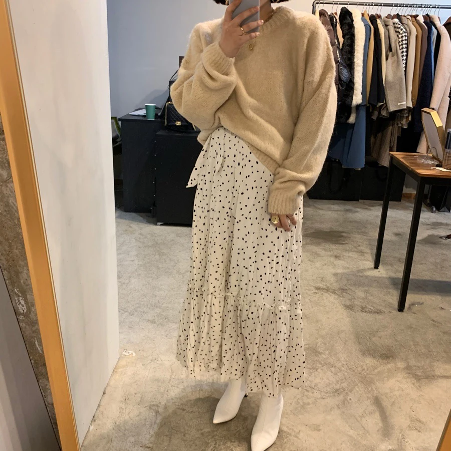 Женское длинное платье в горошек облегающее французском стиле с круглым