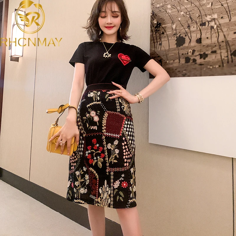 

Женский винтажный комплект из 2 предметов, черная футболка с коротким рукавом и юбка с вышитыми цветами, с высокой талией, 2020