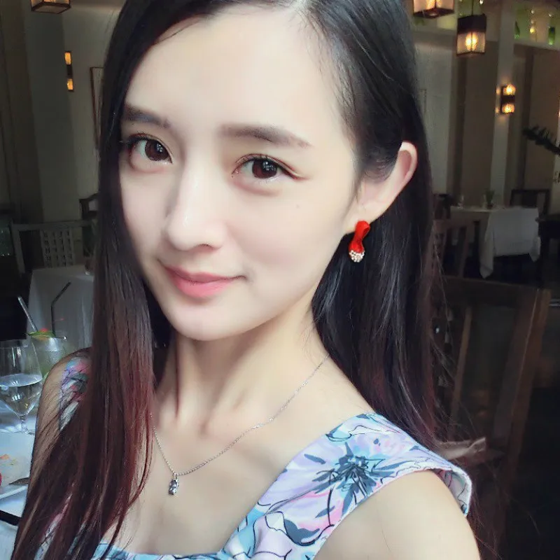 Серьги на высоком каблуке маленькие милые женские серьги со стразами черные