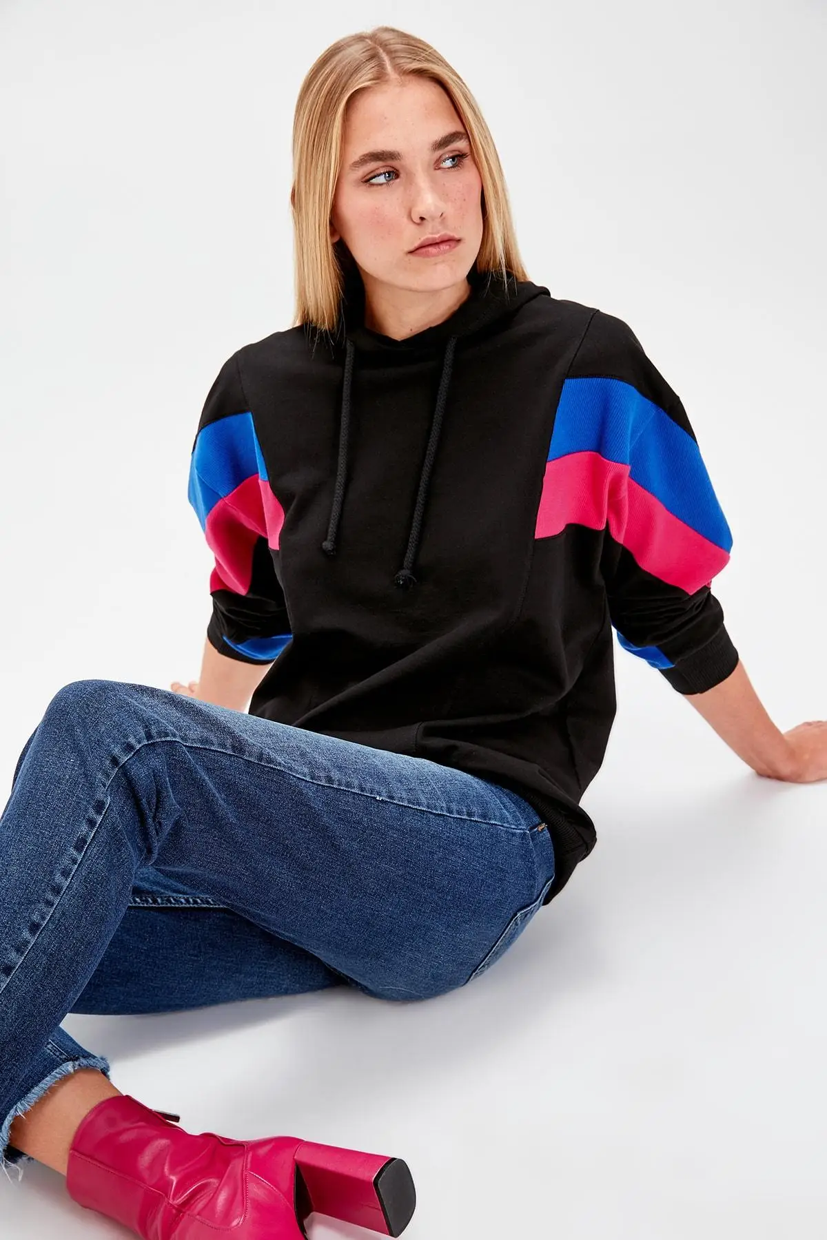 Trendyol черный с цветным блоком Boyfriend трикотажный Свитшот TWOAW20SW0075
