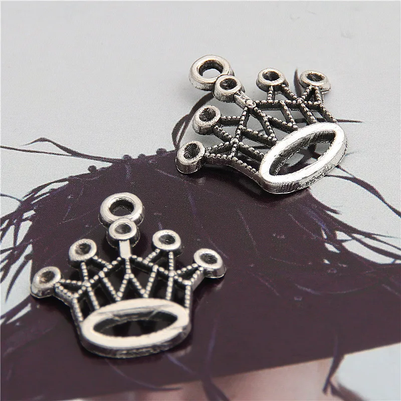 50 шт покрытые серебром Цвет мини полые принцесса венец талисманы принц кулон