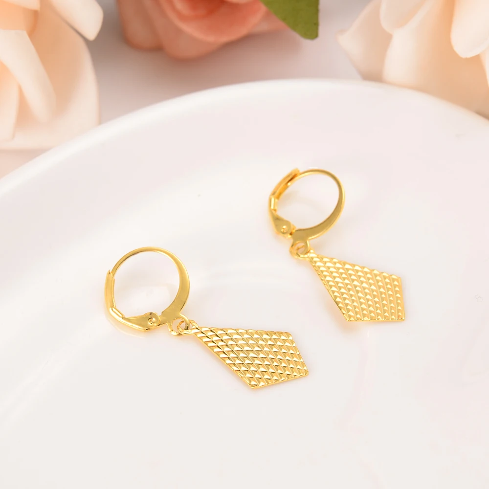 Женские серьги подвески в виде ромба золотистые золотистого цвета 22 к 24