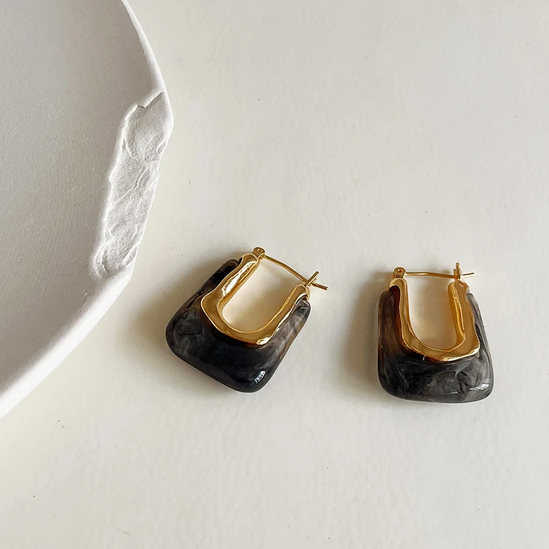 

Hanging 2021 New Colorful Transparent Resin Geometric U Shape Hoop Earrings Gold Metal for Woman Girls Party Travel Jewelry