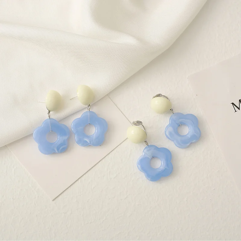 

Korean Fashion Trend Pearl Blue Flower Earrings Jewelry for Women Stud Clip on Earrings Gift for Girl