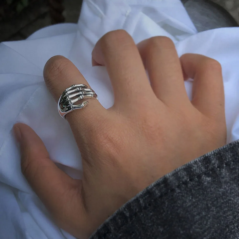 

Resizable 2021 Silver Color Ring Creative Trend Punk Rock Vintage Skeleton Hand Loop Party Jewelry For Women Gift Finger Ring
