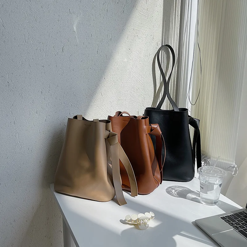 

Women Fashion Trend Tote Handbags Large Capacity Bucket Bag Soft Leather Shoulder Bag Purses and Handbags Luxury Design