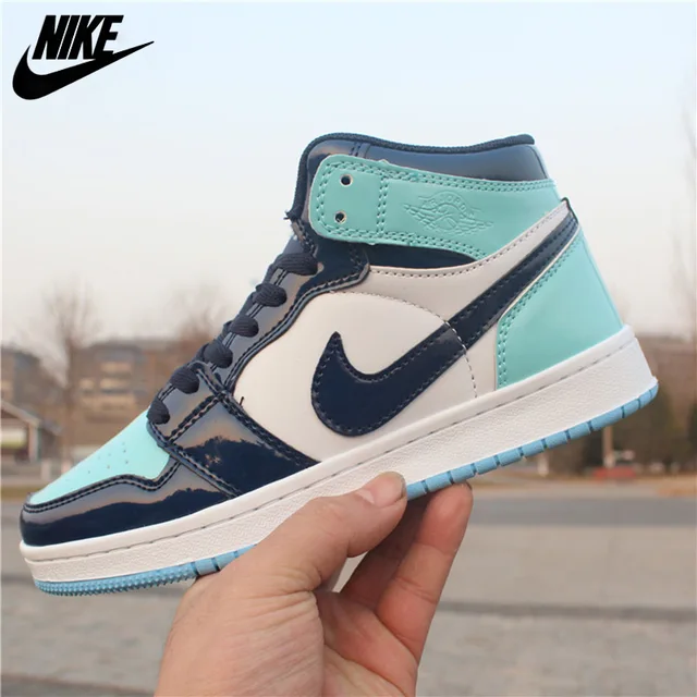 Оригинальные удобные кроссовки Air Jordan в стиле ретро 1 Mid AJ1 для  мужчин и женщин, баскетбольные кроссовки - купить по выгодной цене |  AliExpress