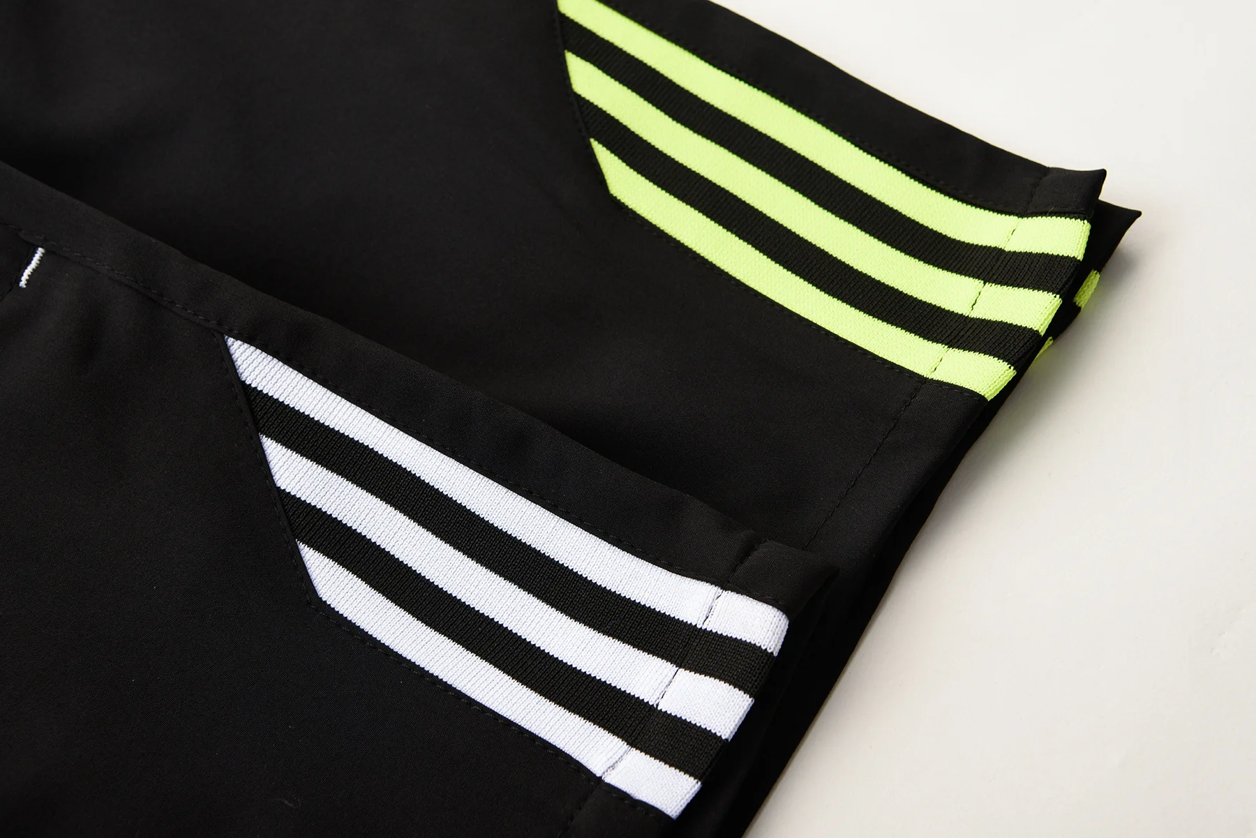 

Daiwa Fishing Shorts Men Breathable Fishing Clothes Men Anti-Sweat Outdoor Fishing Pants Quick Dry Fishing Wear Sports Summer