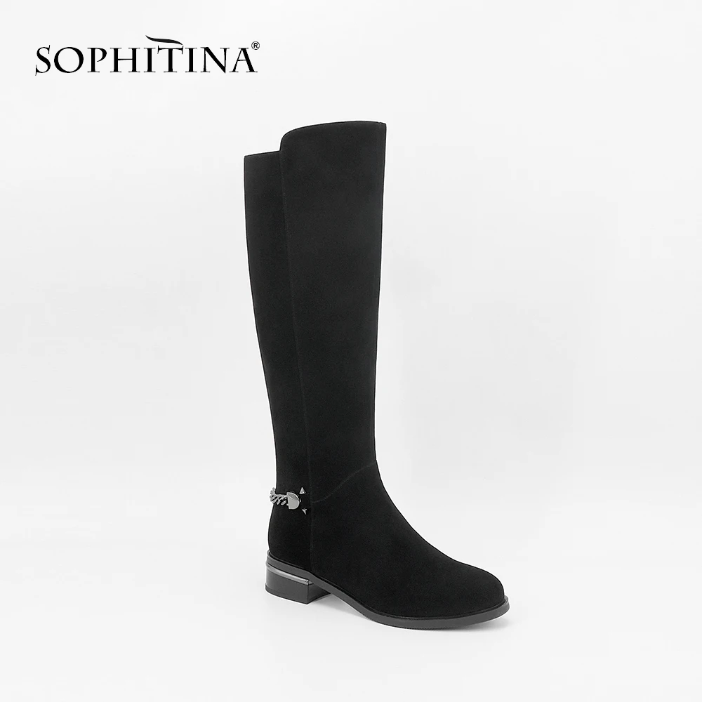 SOPHITINA/Качественная женская обувь на демисезон из натуральной замши. Подкладка из ворсина. Теплые сапоги с округленным мыском и на низком каблуке, толстой подошве. Женские ботинки с цепочкой и молнием до конца. SC61