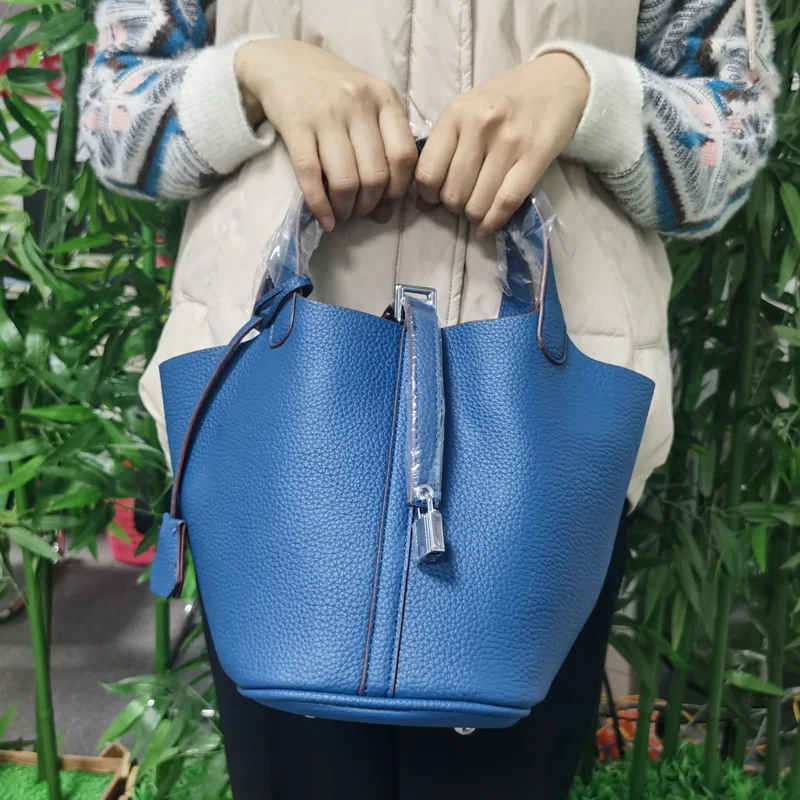 

Fashion Basket Bag Women Bucket Bags Famous Brand Designer Drawstring Bag Maroon Ostrich Pattern Leather Composite Bags