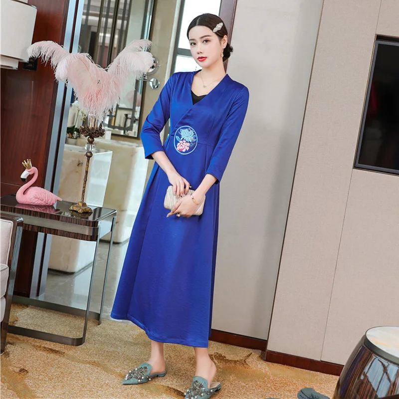 

XXL Pink Blue Dress 2020 Autumn Winter Fashion Clothing Women Luxurious Embroidery Flowers Mid-Calf Lenght Vintage Dress Vestido