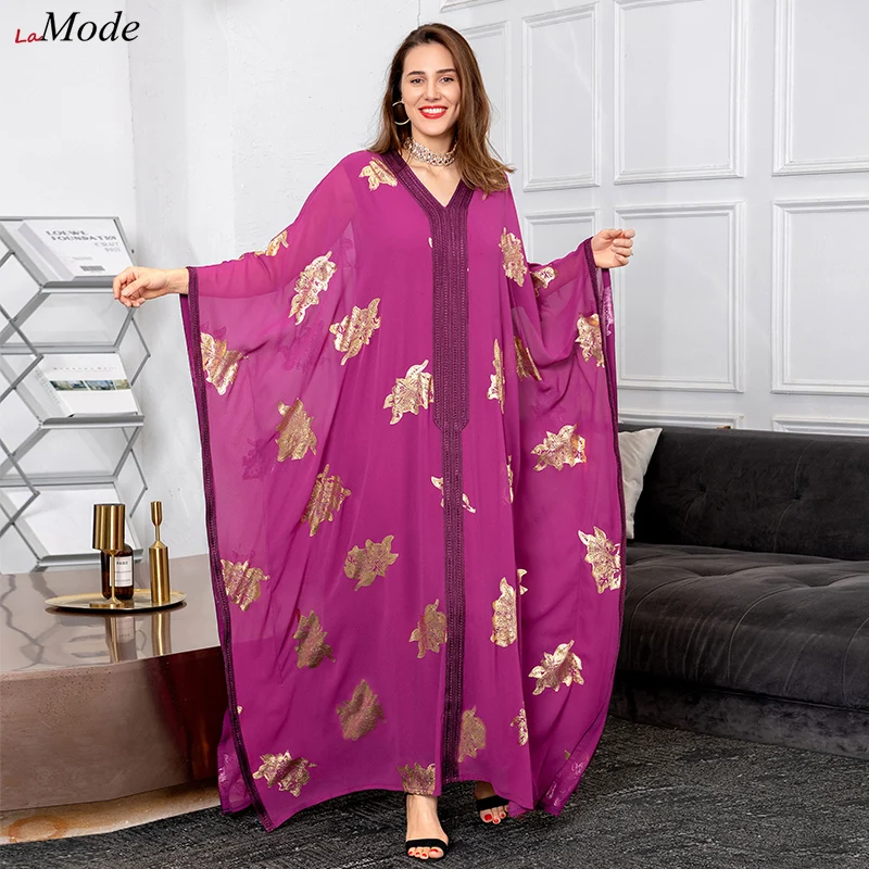 

Платье с рукавом «летучая мышь» и золотым тиснением