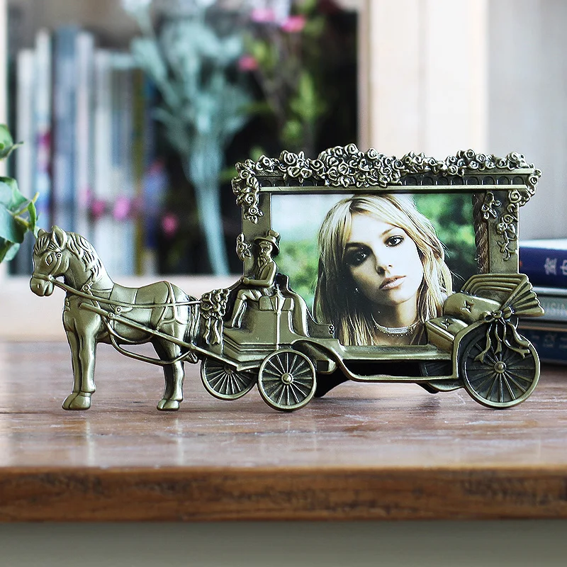

Hot Selling Newest Retro Photo Metal Creative Photo Frame Set Child Like Photo Frame Decoration Accessories for Living Room