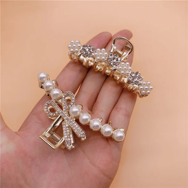 

Elegant Female Temperament Rhinestones Imitation Pearl Bow Flowers Air Claws Fashion Sweet Girl Women's Catch Catch Headwear