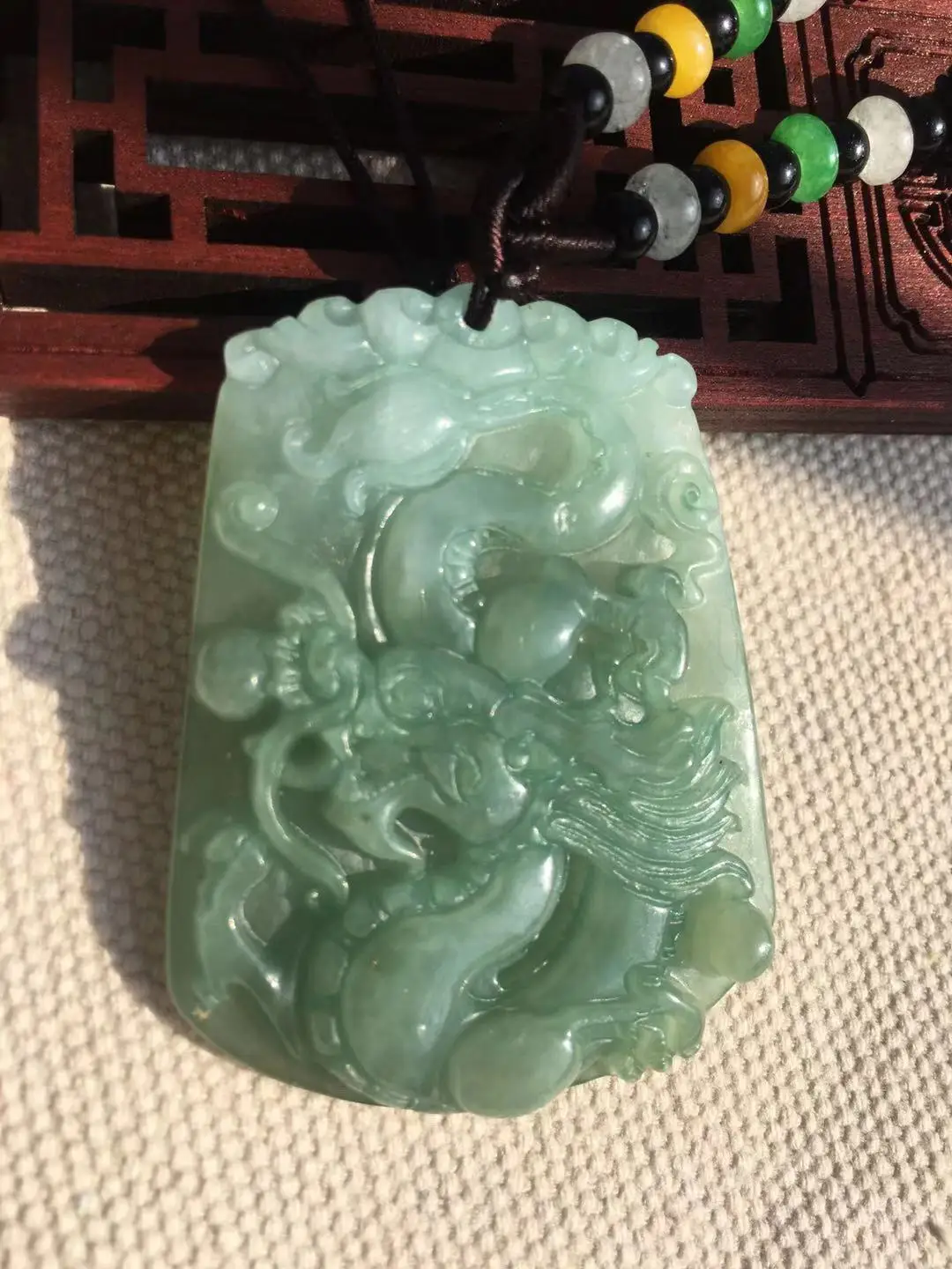 100% ручной резной зеленый нефрит кулон изумруд для женщин и мужчин дракон жадеит