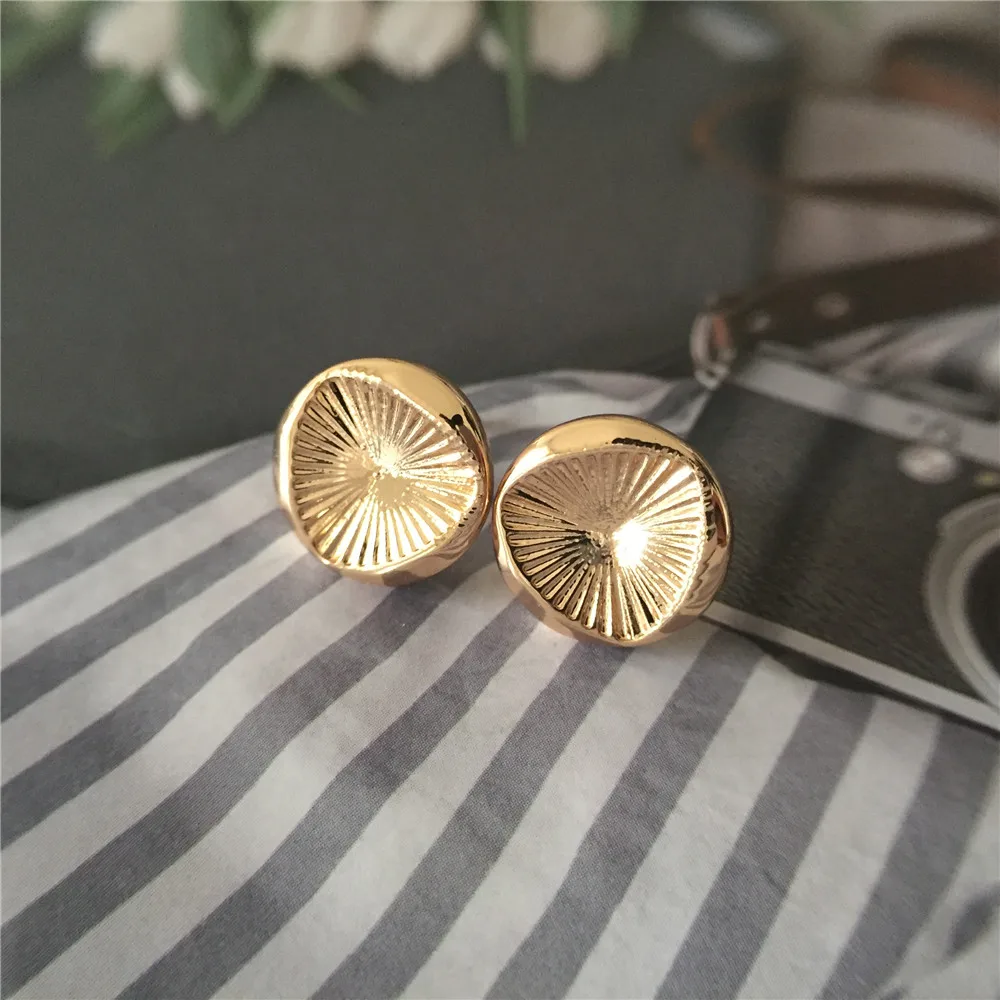Серьги-гвоздики в форме пуговицы золотого цвета с фактурной текстурой женские, Классические повседневные украшения для девушек и женщин, милые ювелирные украшения