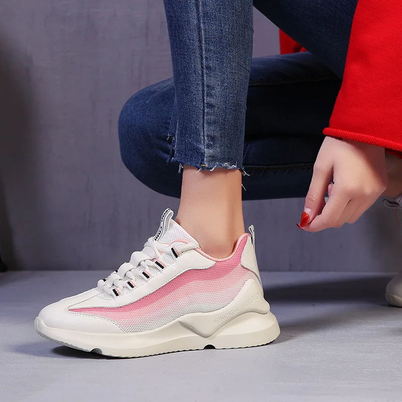 Женская обувь для бега вулканизированные Модные дышащие кроссовки из сетчатого