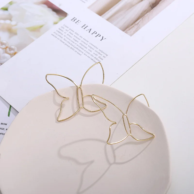 

Personality Fun Butterfly Shape Earrings Simple Exaggerated Butterfly Line Earrings Girl Unique Ear Stud Ear Jewelry